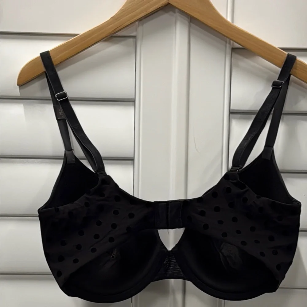 Victoria's Secret Black Bra with Molded Cups and Adjustable Straps‎ - Picture 6 of 11